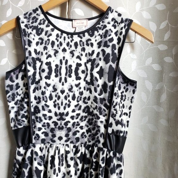 Love...Ady Leopard Print And Faux Leather Fit And Flare Dress Gray Black Medium - Picture 2 of 7